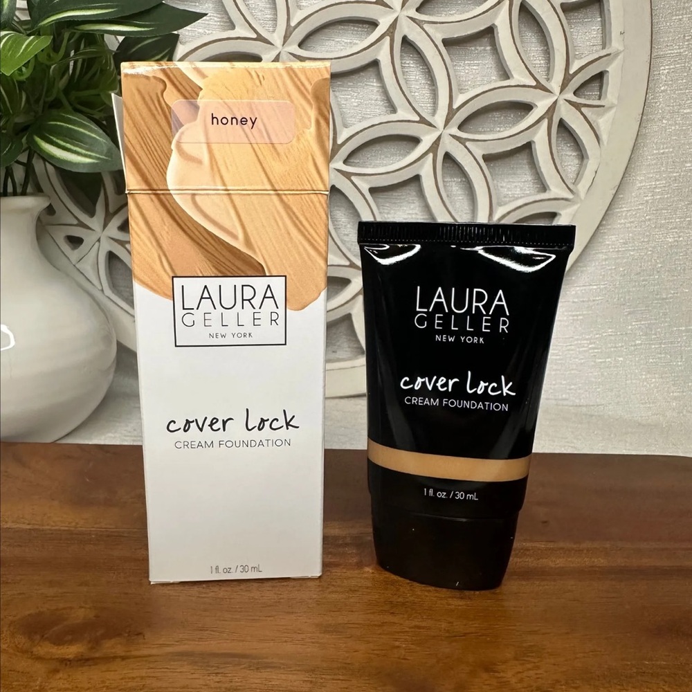 Laura Geller Cover Lock Cream Foundation in Honey